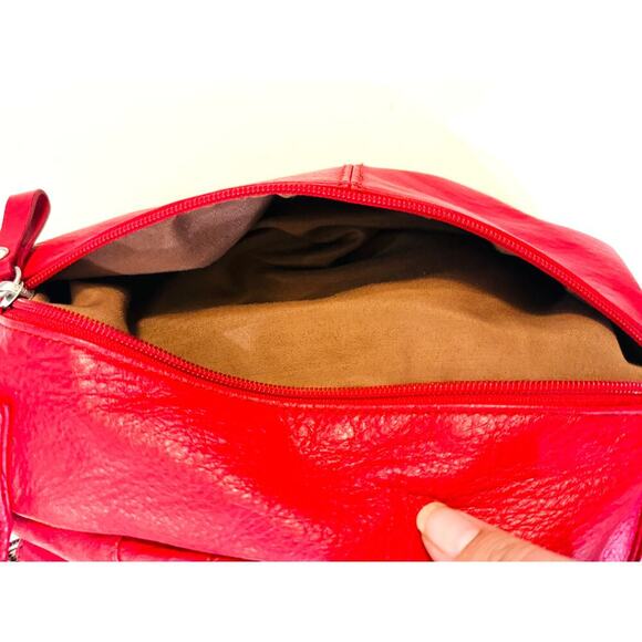 St. John’s Bay Red Leather Shoulder Bag Horsebit Buckle Hobo Satchel Vintage Y2K - Picture 6 of 10